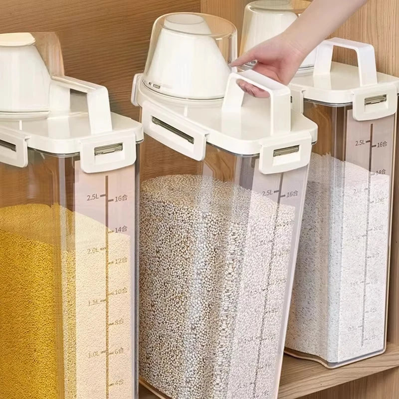 Airtight Rice Storage Container with Lid 2.5L Kitchen Food Storage Bin